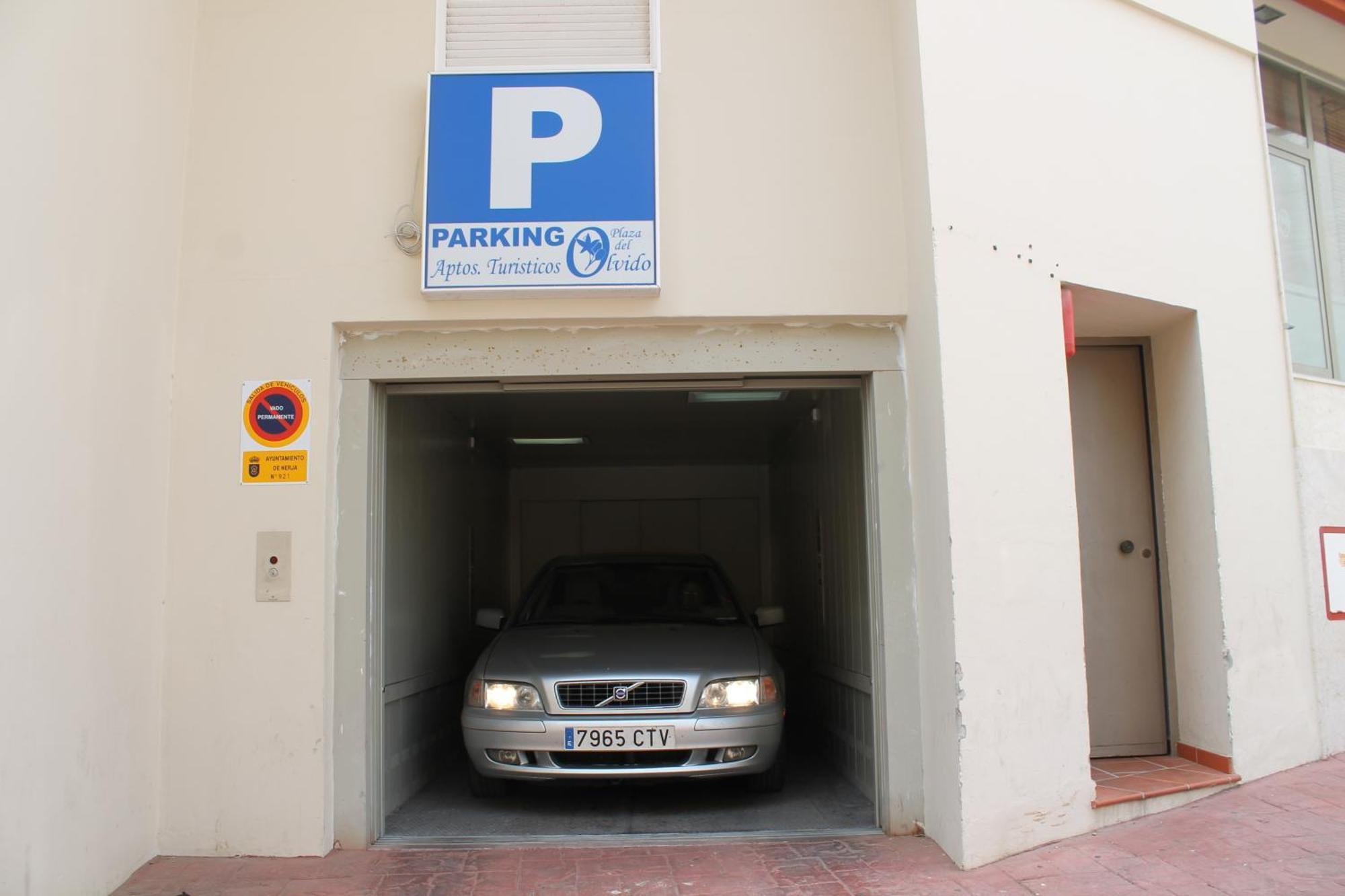 Apartamentos Turisticos Plaza Del Olvido Nerja Exterior foto